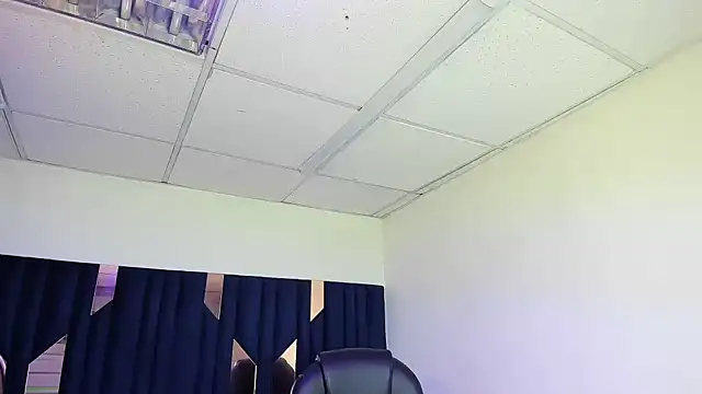 Aisha_hotts777 webcam