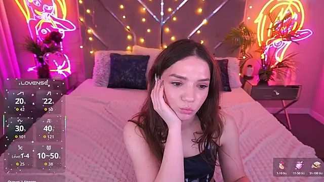 MirielleNymph webcam