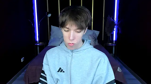 markbranston (M twink) - I am in boxers