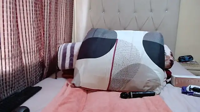 CHOCOLATEDARKBUSTYX webcam