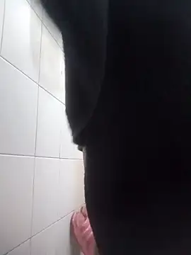 _miaaleon (F young) - Show ass