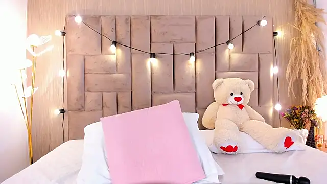 claradelmar (F young) - Feel my caresses in your body 😏