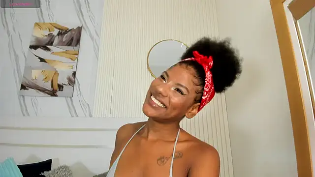 Afro_Luna webcam