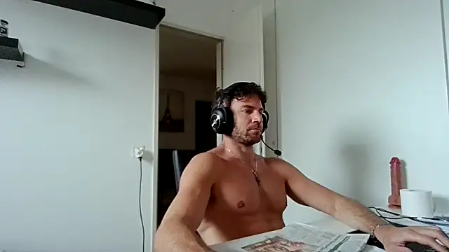 alpha-hunk live sex cam