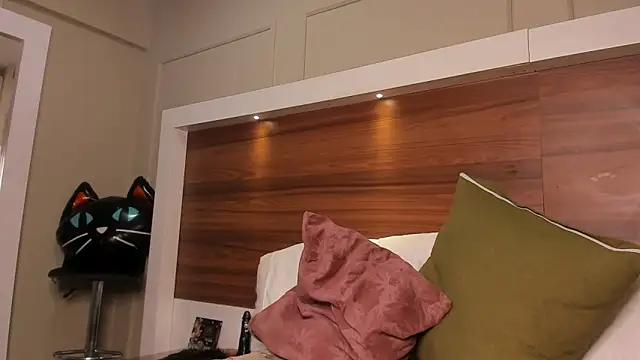 AriadnaHarper webcam