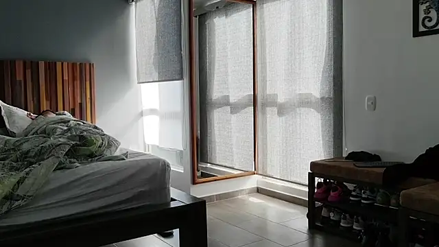 LauraaPeachh1 webcam