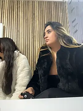 Antonella_Julieta webcam