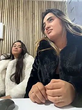 Antonella_Julieta webcam