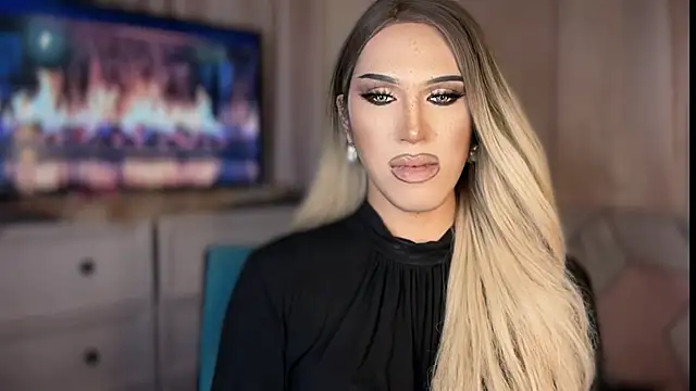 ts_glamxx (T young) - I NEED SOMEONE TO CUDDLE TODAY <3