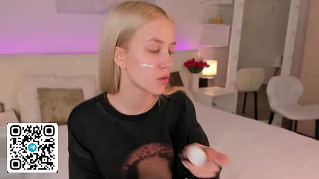 Anellyball - Live Cam