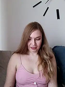 kisavixen - KisaVixen's free webcam - UK Sex Cams