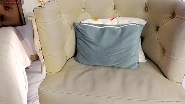 scarlett_d_ville - Scarlett_d_ville's free webcam - UK Sex Cams