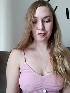 kisavixen - KisaVixen's free webcam - UK Sex Cams