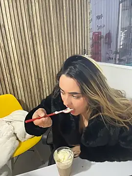 Antonella_Julieta webcam