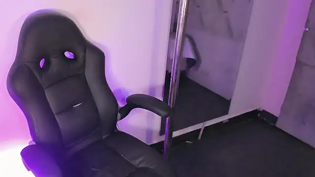 Daniiela_Ember webcam