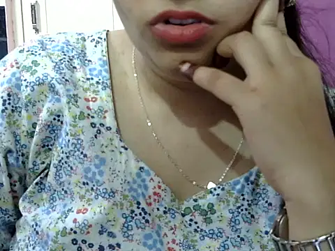 Cute_Aliyaa webcam