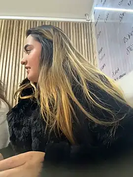 Antonella_Julieta webcam