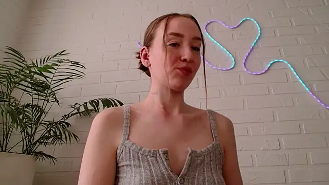 WhitePrincessLuna webcam