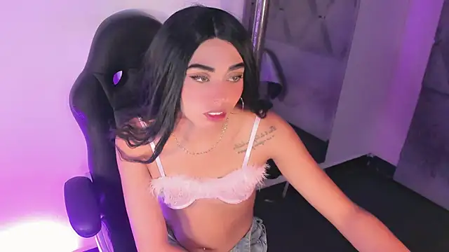 Daniiela_Ember webcam