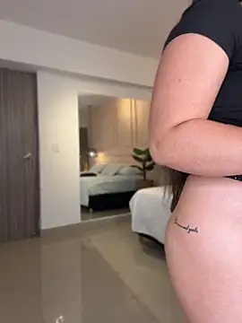 ava_blue (F young) - SQUIRTTT VERY WET