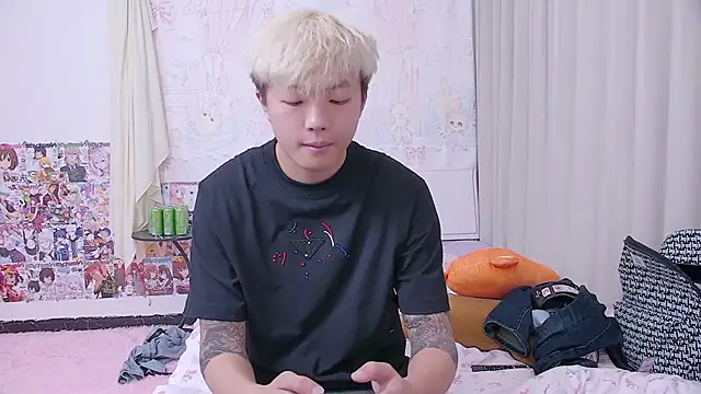 chocolates-001 - Chocolates-001's free webcam - UK Sex Cams