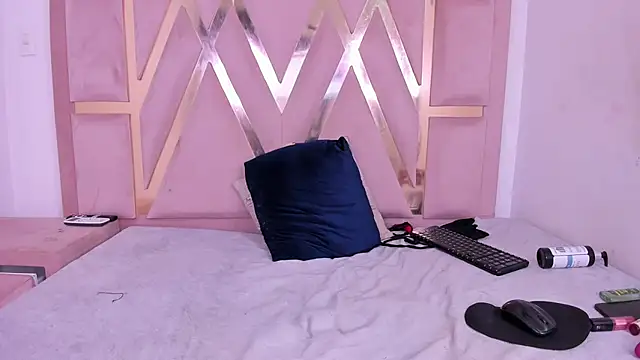 mairaasm - Mairaasm's free webcam - UK Sex Cams