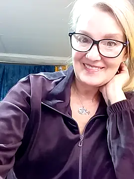 irinamaux - Irinamaux's free webcam - UK Sex Cams