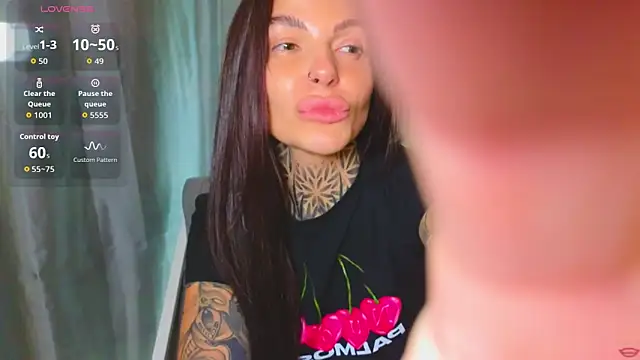 tattooedBabyy webcam