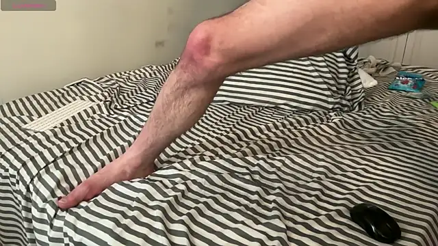 pantslesstraveler_plt webcam