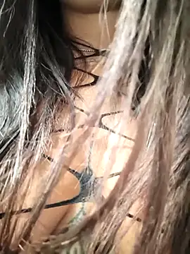 MissNyraSecret webcam