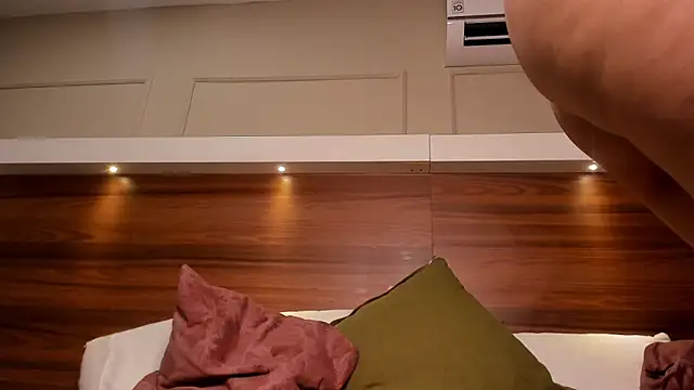 AriadnaHarper webcam