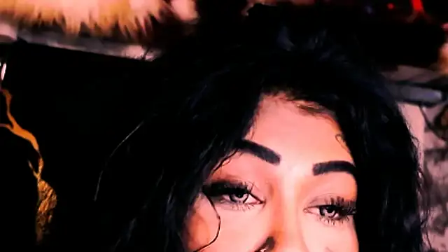 indian_dreamgirl webcam