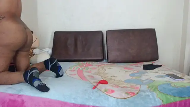 Courtney_Valeria webcam