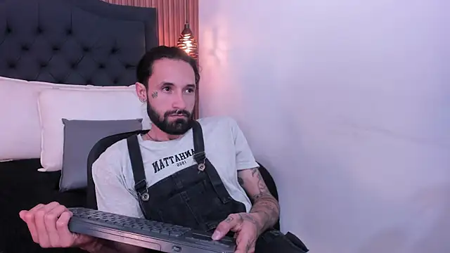 hisoka_011 - Hisoka_011's free webcam - UK Sex Cams