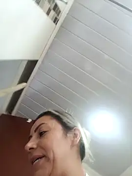 Webcam Model (maynor_1998) is live