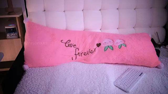 Pussylovekate webcam