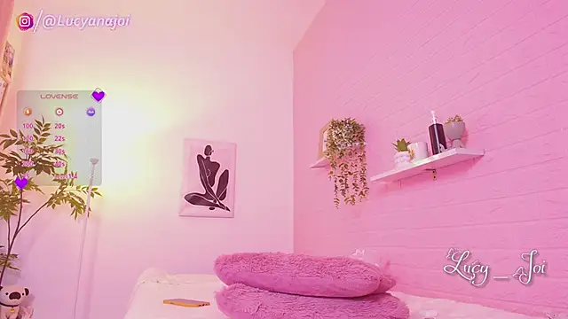 Lucyanajoi webcam
