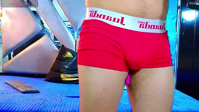 Oliver_Jamees webcam