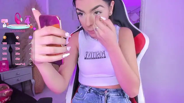 KarelyMitchel webcam