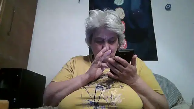 ExquisiteMature webcam