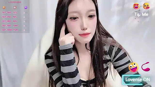美女luckyuyu66在线直播