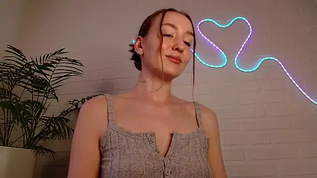 WhitePrincessLuna webcam