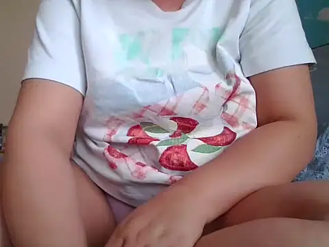 RealLittleRedRidingHood webcam