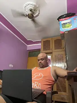 Dick_6inches_Delhi webcam