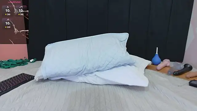 petitelittleebony webcam