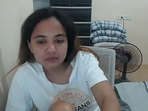 xTheLastVIRGINx webcam