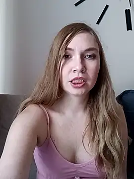 kisavixen - KisaVixen's free webcam - UK Sex Cams