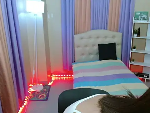 XxTsUncutAskaxX webcam