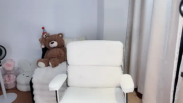 tutu-l - Tutu-l's free webcam - UK Sex Cams