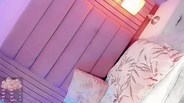 Camille_deluxe webcam